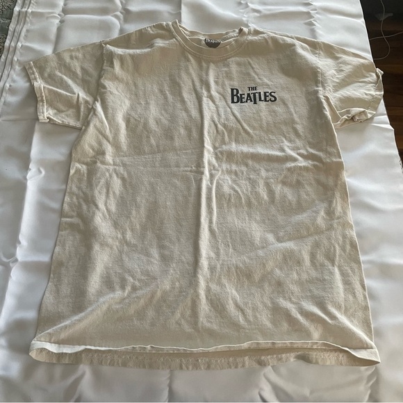 The Beatles Unisex Urban Outfitters TSHIRT M Classic Ivory Band Thick Cotton - Picture 1 of 4